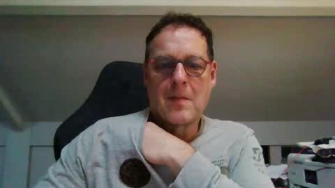 Snapshot of jacsfinestfantasy chatting on January 15, 2026, 1:37 pm FineAndSimple online show from January 15, 2026, 1:37 pm