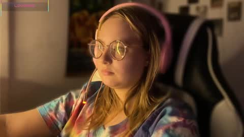 jacywinslat online show from September 22, 2025, 4:09 pm