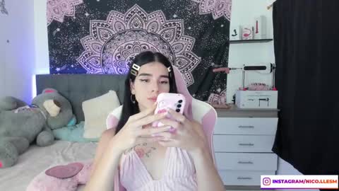 Snapshot of jade__weed chatting on January 19, 2025, 6:53 am online show from January 19, 2025, 6:53 am