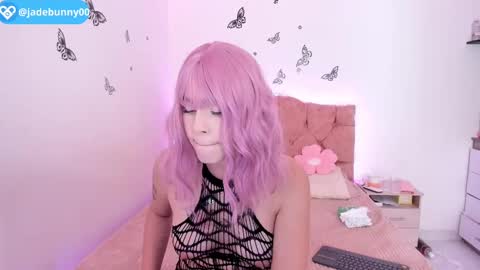 Snapshot of jade__weed chatting on September 19, 2025, 12:12 am online show from September 19, 2025, 12:12 am