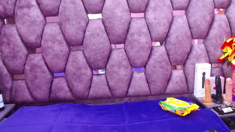 Jade online show from December 5, 2024, 3:04 am