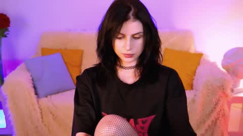 jade_castle online show from April 15, 2026, 5:31 pm