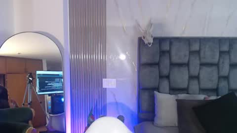 Sara online show from October 20, 2025, 12:16 pm