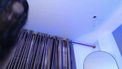 Sara online show from November 5, 2025, 12:27 pm