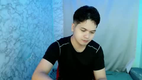 jade_halo online show from May 28, 2026, 4:04 pm