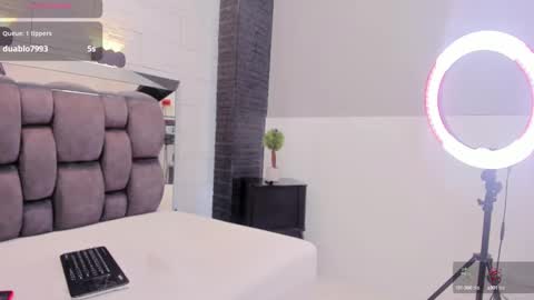 Snapshot of jade_heartt chatting on March 8, 2025, 10:24 pm JADE online show from March 8, 2025, 10:24 pm