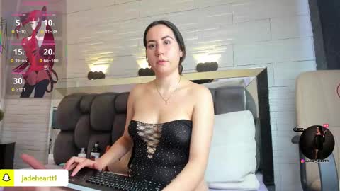 Snapshot of jade_heartt chatting on December 18, 2025, 12:33 pm JADE online show from December 18, 2025, 12:33 pm