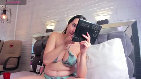  JADE  online show from February 5, 2026, 12:32 pm