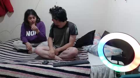 jade y noah online show from October 3, 2025, 11:51 am