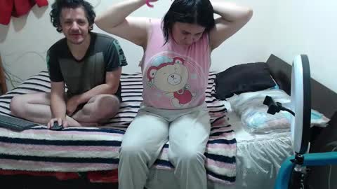 jade y noah online show from October 8, 2025, 11:52 am