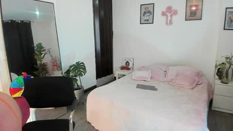 Jade  independent model online show from April 10, 2026, 12:54 pm