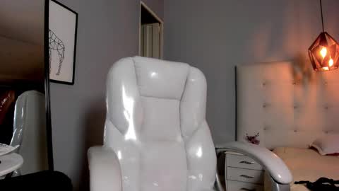 karlla scarlet online show from December 17, 2024, 8:34 am