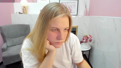 Snapshot of jade_soft chatting on December 4, 2024, 9:13 pm Jade online show from December 4, 2024, 9:13 pm