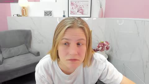 Snapshot of jade_soft chatting on December 5, 2024, 3:26 am Jade online show from December 5, 2024, 3:26 am