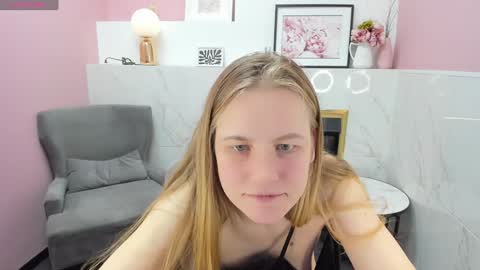 Snapshot of jade_soft chatting on December 22, 2024, 3:33 am Jade online show from December 22, 2024, 3:33 am