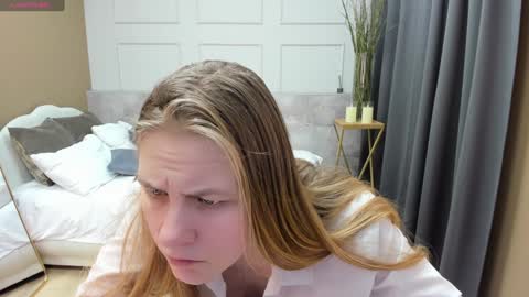 Snapshot of jade_soft chatting on January 23, 2025, 12:14 am Jade online show from January 23, 2025, 12:14 am