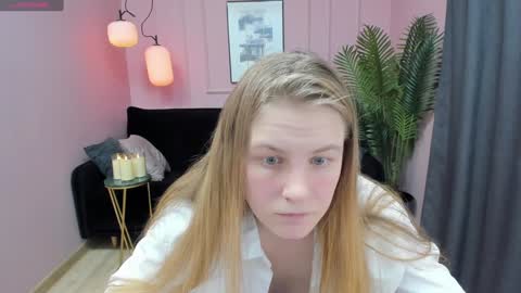 Snapshot of jade_soft chatting on February 5, 2025, 10:01 pm Jade online show from February 5, 2025, 10:01 pm
