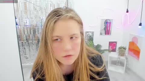 Snapshot of jade_soft chatting on February 22, 2025, 3:01 am Jade online show from February 22, 2025, 3:01 am