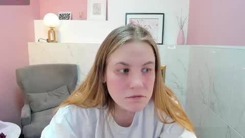 Snapshot of jade_soft chatting on March 2, 2025, 3:13 am Jade online show from March 2, 2025, 3:13 am