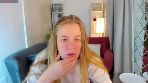 Snapshot of jade_soft chatting on September 12, 2025, 8:31 pm Jade online show from September 12, 2025, 8:31 pm