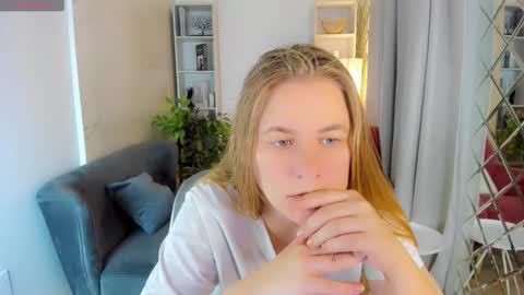 Snapshot of jade_soft chatting on September 13, 2025, 9:36 pm Jade online show from September 13, 2025, 9:36 pm
