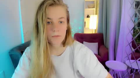 Snapshot of jade_soft chatting on September 19, 2025, 8:31 pm Jade online show from September 19, 2025, 8:31 pm