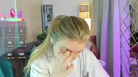 Jade online show from September 24, 2025, 8:23 pm