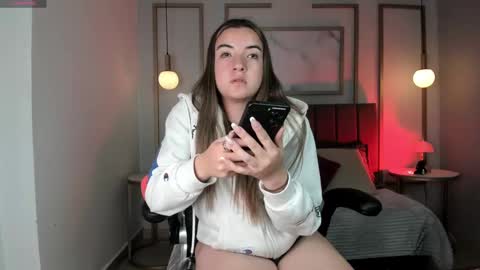 jade_vela online show from October 6, 2025, 7:33 pm