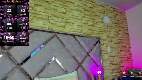 jade white  online show from January 15, 2026, 1:26 pm