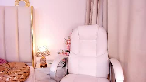 jadebennett online show from September 25, 2025, 4:38 am