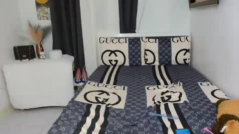 Snapshot of jadecoleman14 chatting on December 3, 2024, 9:44 am Jadecole and samairra online show from December 3, 2024, 9:44 am