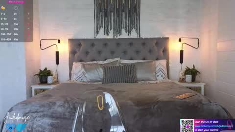 Jade online show from September 30, 2025, 7:46 am