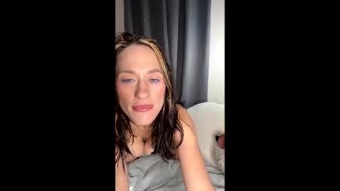 sexyeyes neverlie  online show from March 25, 2026, 8:37 pm