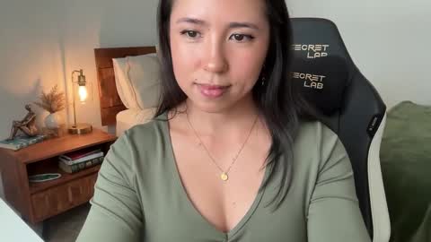 Jade Love online show from October 21, 2025, 6:30 pm