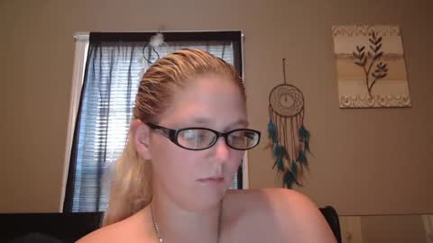 JadeLuv online show from December 22, 2024, 5:42 pm