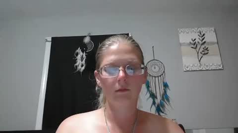 JadeLuv online show from October 21, 2025, 12:55 am