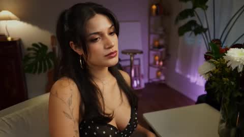 Jade online show from October 19, 2025, 12:33 am