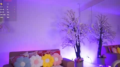 Jade Summer online show from April 1, 2026, 11:33 am