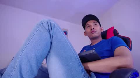 JAISON HALLS online show from October 23, 2025, 2:11 am