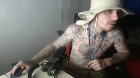 showingitoff online show from October 6, 2025, 4:21 am