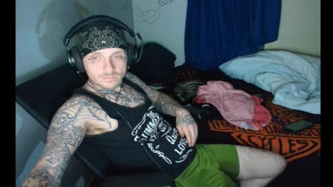 showingitoff online show from February 11, 2026, 6:51 am