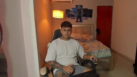 Snapshot of jake_pons chatting on January 7, 2025, 1:38 am Jake Pons online show from January 7, 2025, 1:38 am