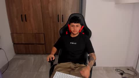 Snapshot of jake_pons chatting on October 2, 2025, 12:12 pm Jake Pons online show from October 2, 2025, 12:12 pm