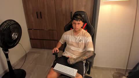 Snapshot of jake_pons chatting on June 10, 2026, 9:52 am Jake Pons online show from June 10, 2026, 9:52 am
