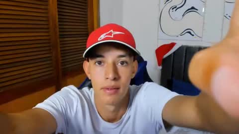Hi guys im new 3 online show from January 14, 2025, 8:48 pm