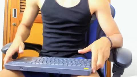 Hi guys im new 3 online show from January 24, 2025, 12:20 am