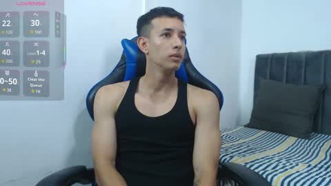 Hi guys im new 3 online show from November 11, 2025, 10:10 pm