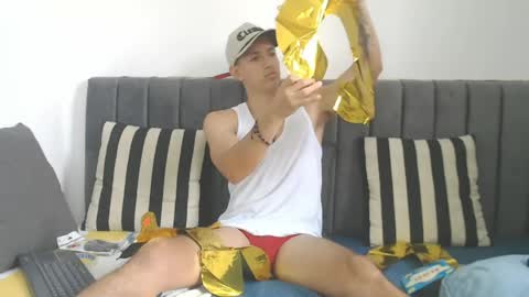Snapshot of jake_shadow14 chatting on April 28, 2026, 4:12 pm Hi guys im new 3 online show from April 28, 2026, 4:12 pm