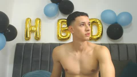 Snapshot of jake_shadow14 chatting on April 30, 2026, 8:57 pm Hi guys im new 3 online show from April 30, 2026, 8:57 pm
