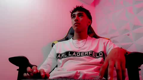 jake_tripp online show from December 10, 2024, 4:34 am